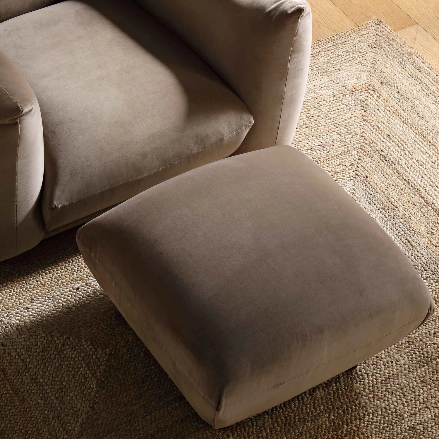 Gianni Pouffe, Mink Velvet 2 Gianni Pouffe, Mink Velvet - Image 2