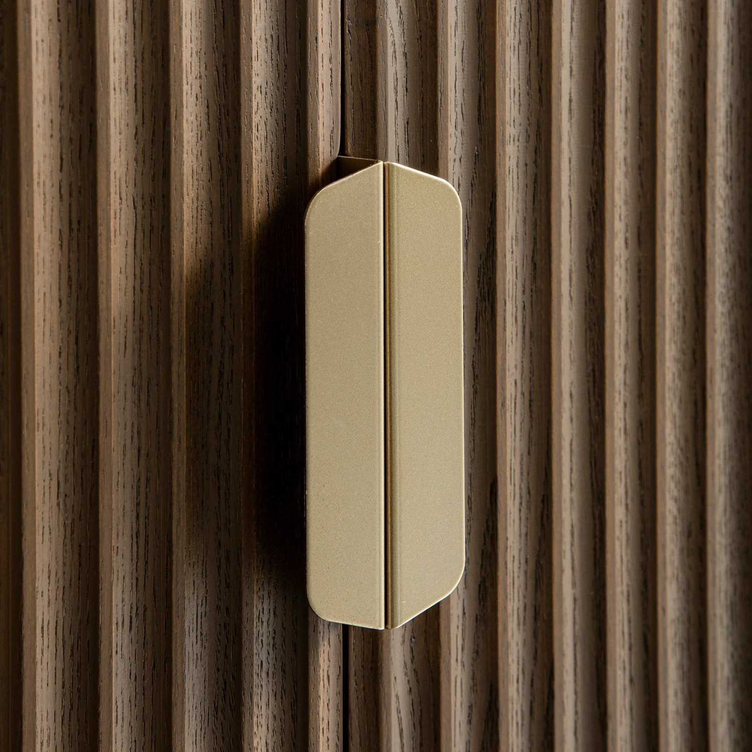 Richmond Ridged Large Sideboard, Dark Ash 17 Richmond Ridged Large Sideboard, Dark Ash - Image 17