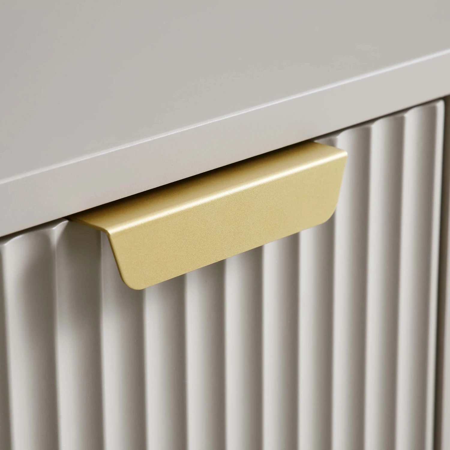 Richmond Ridged Dressing Table, Matte Taupe 13 Richmond Ridged Dressing Table, Matte Taupe - Image 13