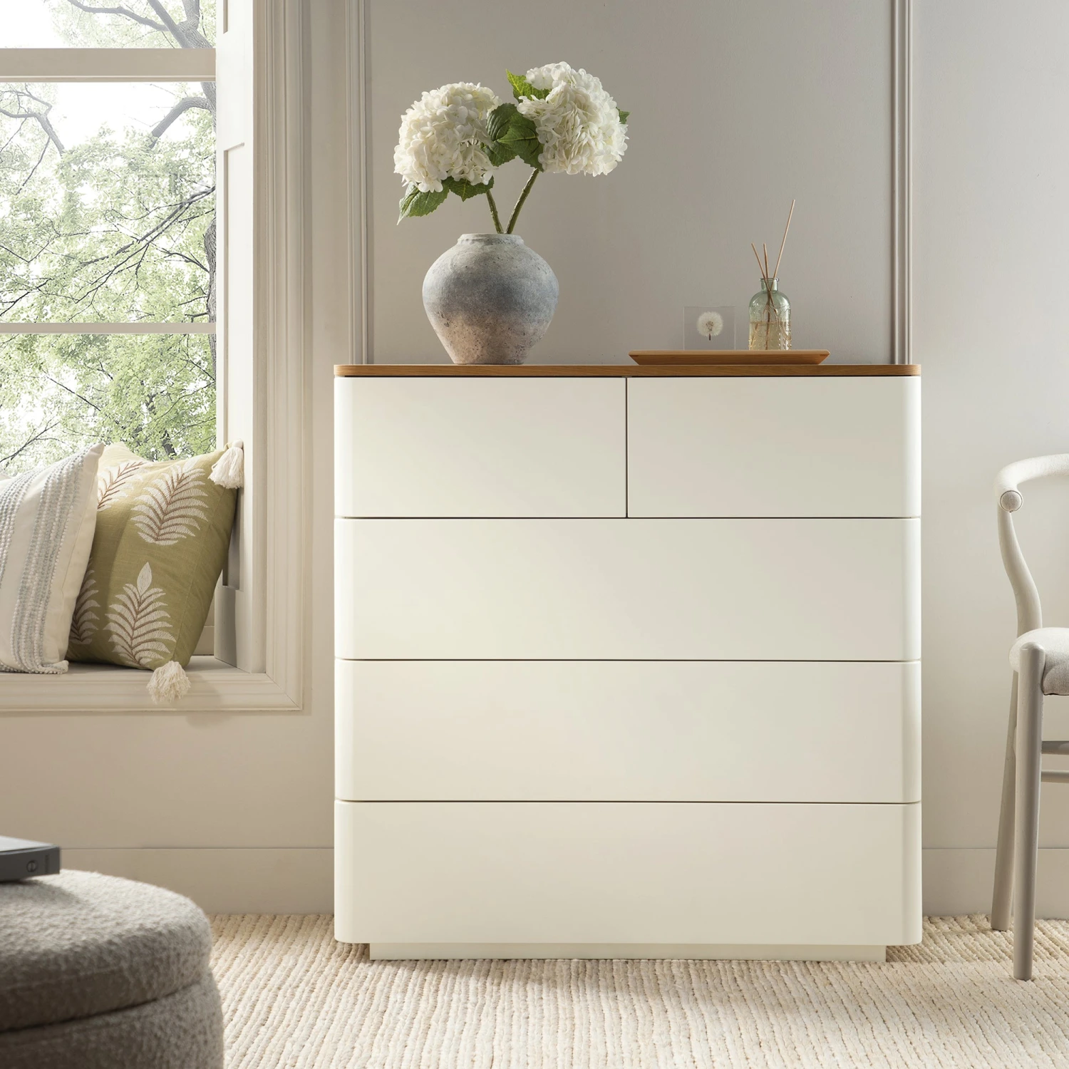Agnes Curved Edge 2 Over 3 Chest Of Drawers, Off White With Oak Top 2 Agnes Curved Edge 2 Over 3 Chest Of Drawers, Off White With Oak Top - Image 2