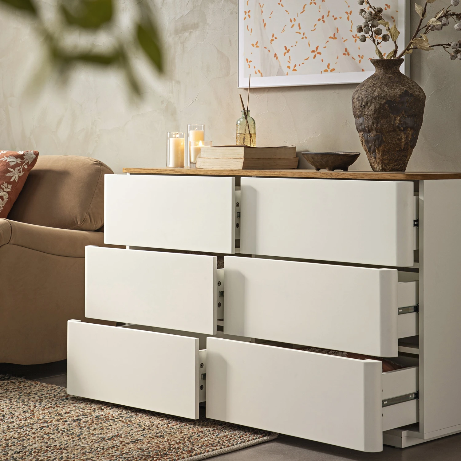 Agnes Curved Edge Chest Of 6 Drawers, Off White With Oak Top 3 Agnes Curved Edge Chest Of 6 Drawers, Off White With Oak Top - Image 3