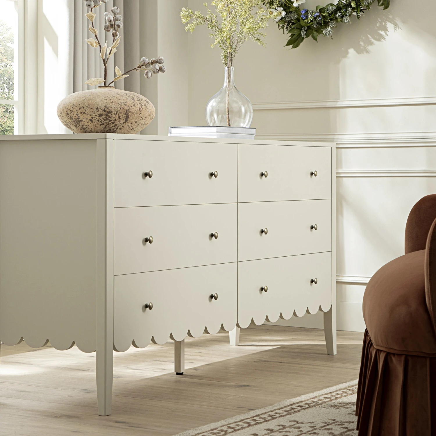 Henley Scalloped Edge 6 Drawer 140cm Wide Chest, Light Sand 4 Henley Scalloped Edge 6 Drawer 140cm Wide Chest, Light Sand - Image 4