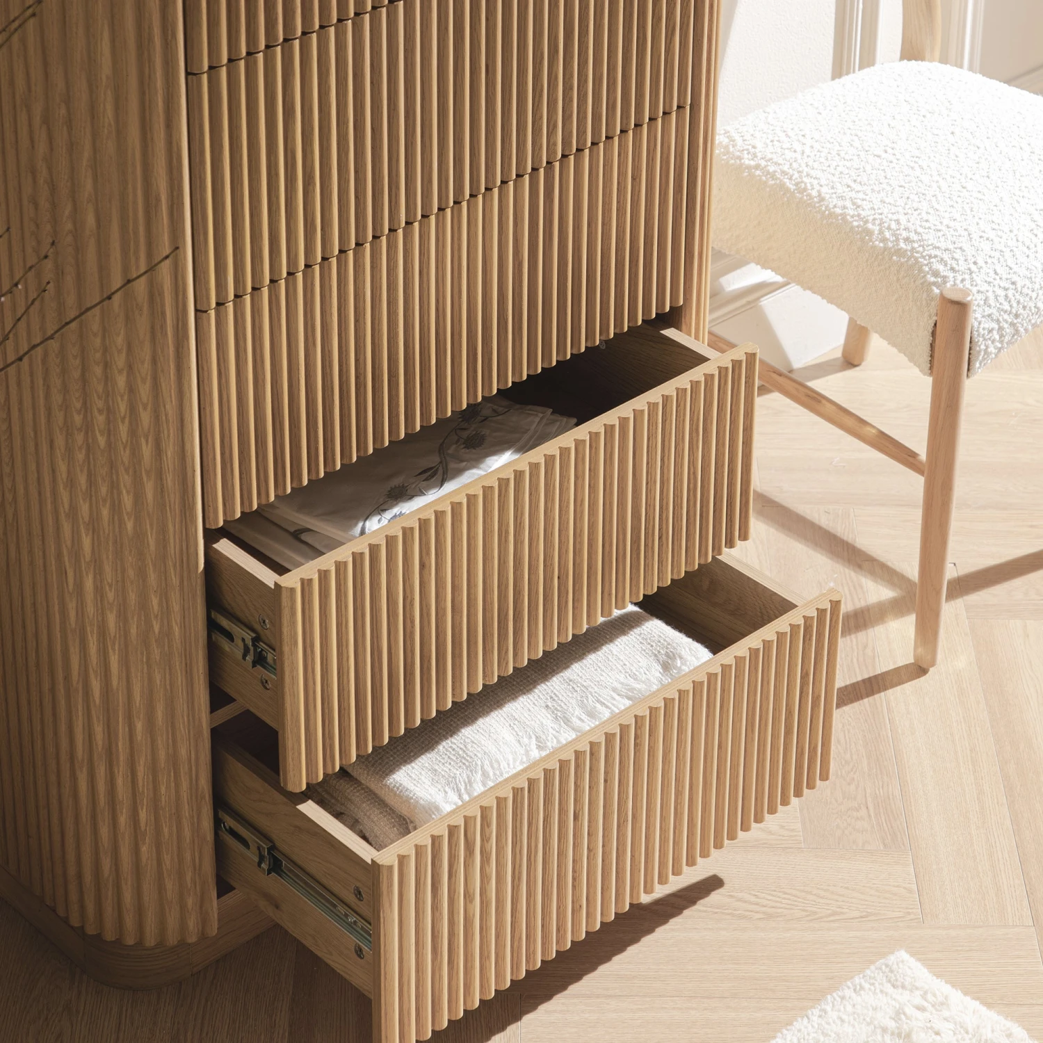 Maru Chest Of 5 Drawers, Oak 6 Maru Chest Of 5 Drawers, Oak - Image 6