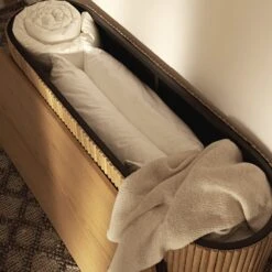 Maru Storage Ottoman Bench, Oak 21 Maru Storage Ottoman Bench, Oak -Daals Store BSD 181 OAK scene6