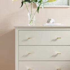 Oakham Chest Of 4 Drawers, Shaded White 15 Oakham Chest Of 4 Drawers, Shaded White -Daals Store FT COD 07 WHITE scene2