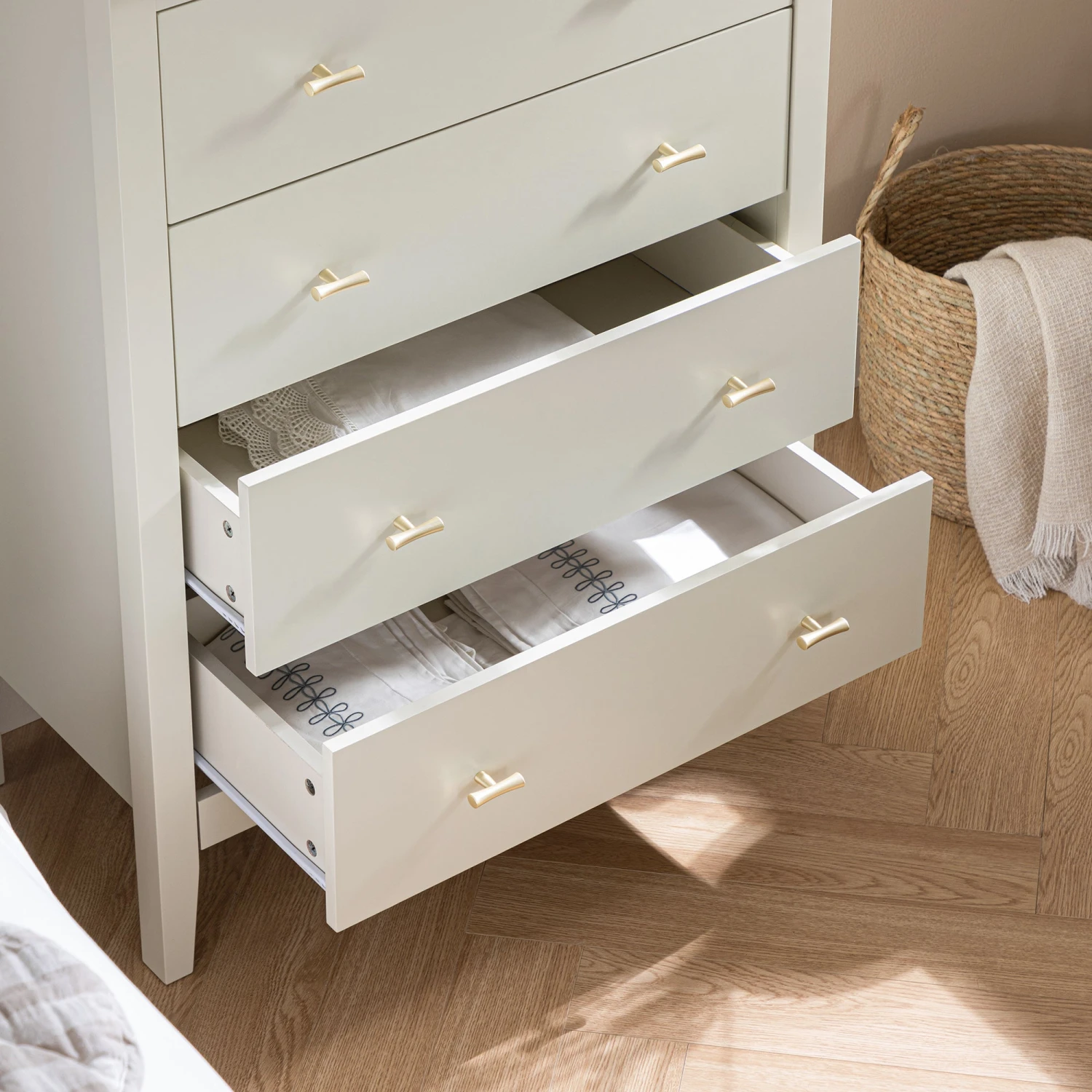 Oakham Chest Of 4 Drawers, Shaded White 4 Oakham Chest Of 4 Drawers, Shaded White - Image 4
