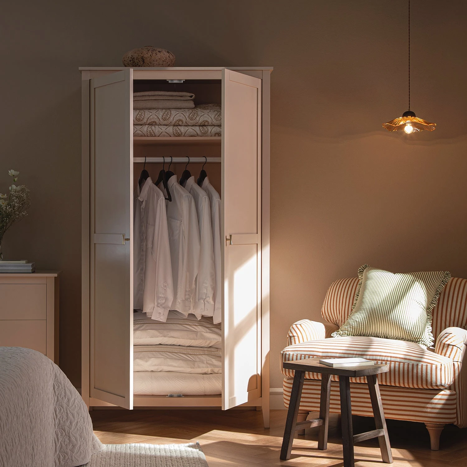 Oakham Double Wardrobe, Nude Pink 2 Oakham Double Wardrobe, Nude Pink - Image 2
