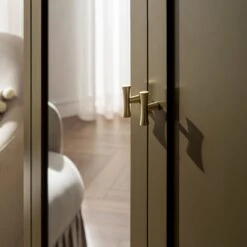 Oakham Mirrored Double Wardrobe, Olive Grove -Daals Store FT WARD 09 DOLIVE scene6