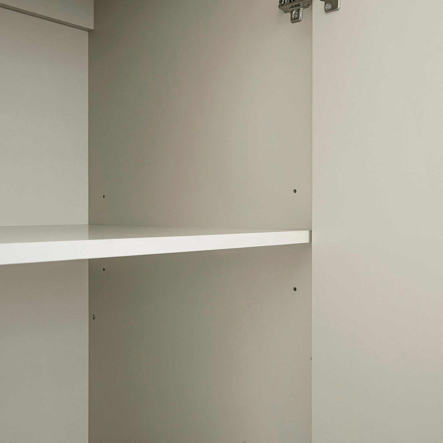 Oakham Triple Wardrobe, Shaded White 16 Oakham Triple Wardrobe, Shaded White - Image 16