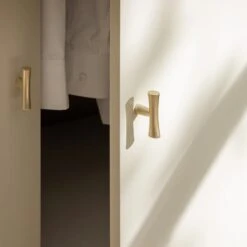 Oakham Triple Wardrobe, Shaded White 20 Oakham Triple Wardrobe, Shaded White -Daals Store FT WARD 10 WHITE scene4