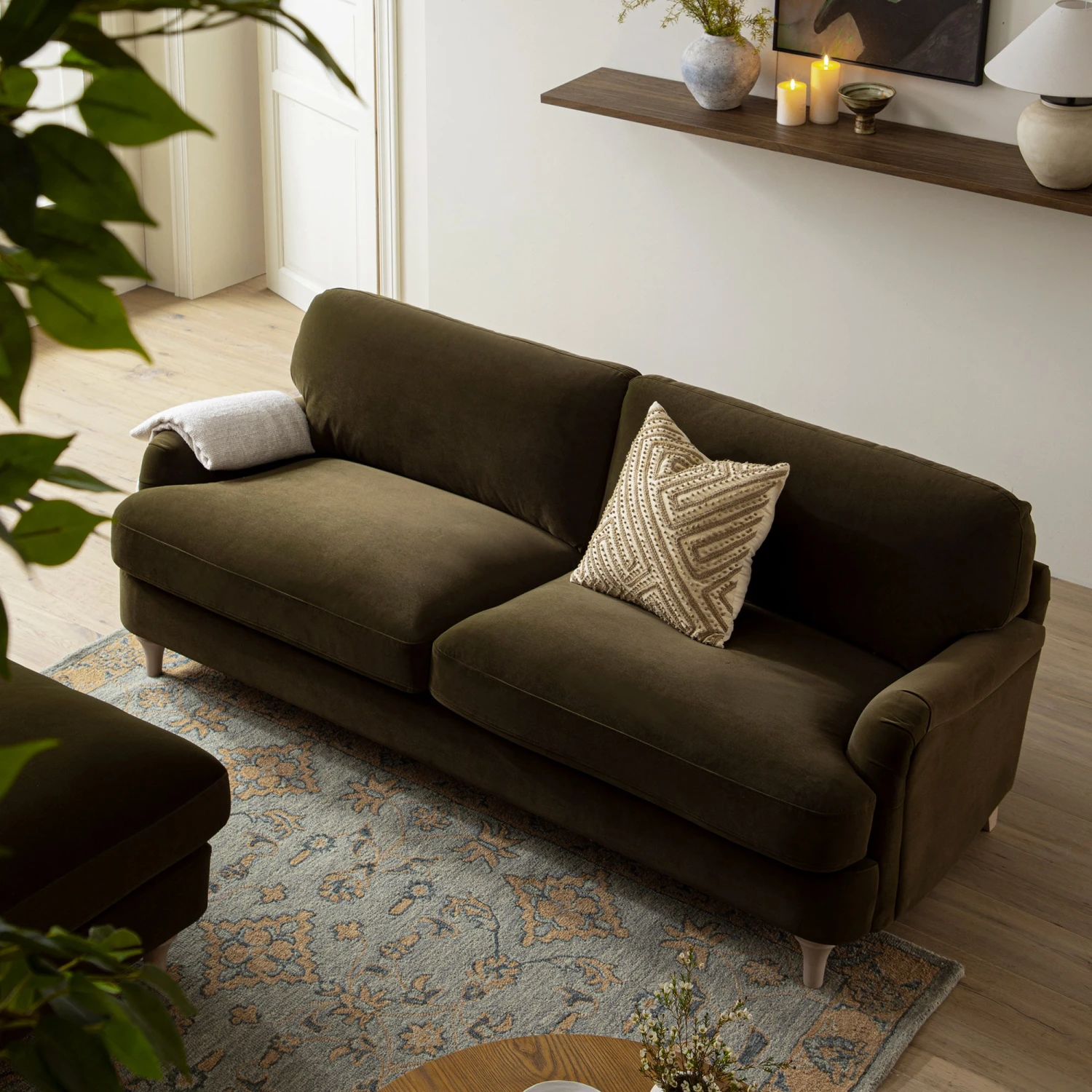 Daphnis Seaweed Velvet Sofa, 3-Seater 3 Daphnis Seaweed Velvet Sofa, 3-Seater - Image 3