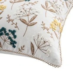 Country Collection Cow Parsley Embroidered Cotton Cushion 9 Country Collection Cow Parsley Embroidered Cotton Cushion -Daals Store HW CUSH COWPARSLEY detail1