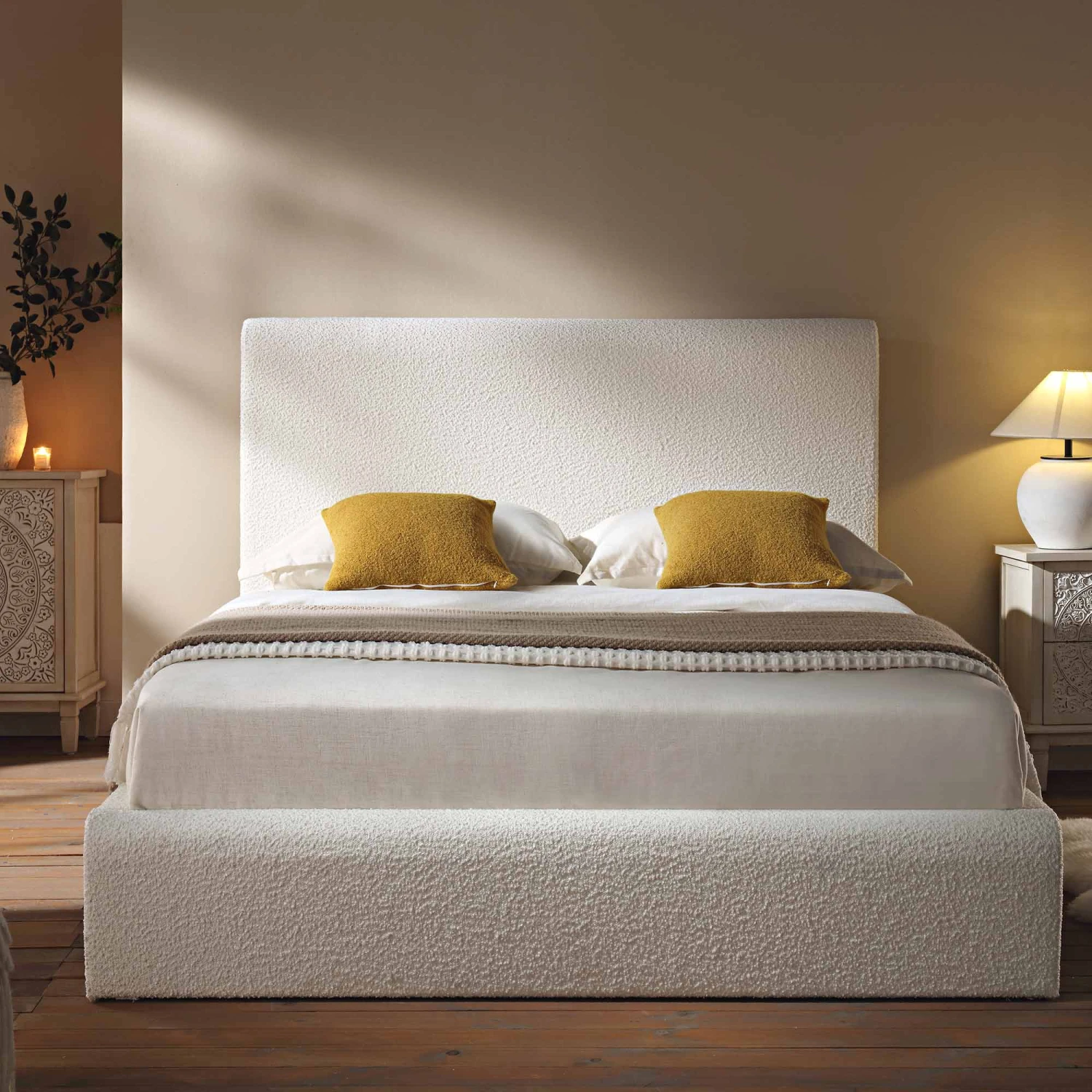 Hampstead Ecru Boucle Curved Bed 2 Hampstead Ecru Boucle Curved Bed - Image 2