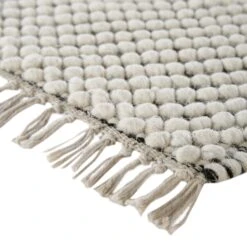 Avanti Handwoven Salt And Pepper Diamond Bobble Wool Rug 16 Avanti Handwoven Salt And Pepper Diamond Bobble Wool Rug -Daals Store KI AVANTI RUG DIAM detail4
