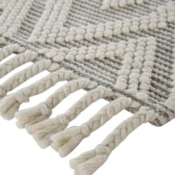 Avanti Handwoven Light Grey And Cream Diamond Bobble Wool Rug 18 Avanti Handwoven Light Grey And Cream Diamond Bobble Wool Rug -Daals Store KI AVANTI RUG LGREY detail4