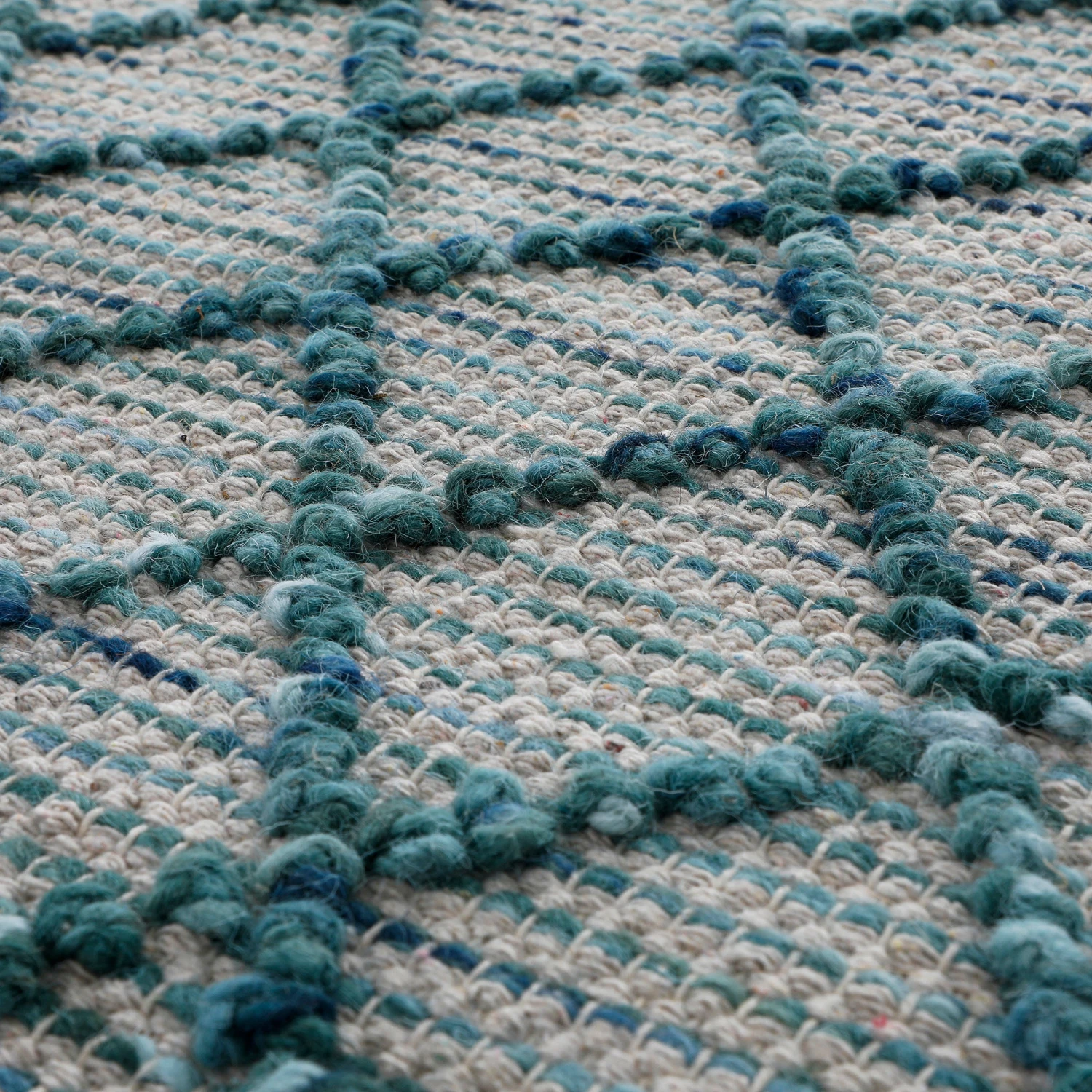 Avanti Handwoven Aquamarine Bobble Wool Round Rug 5 Avanti Handwoven Aquamarine Bobble Wool Round Rug - Image 5