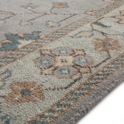 Heritage Collection Florentine Ice Blue Floral – Hand-Knotted New Zealand Wool Traditional Rug -Daals Store KI FLORENTINE RUG BLUE detail2