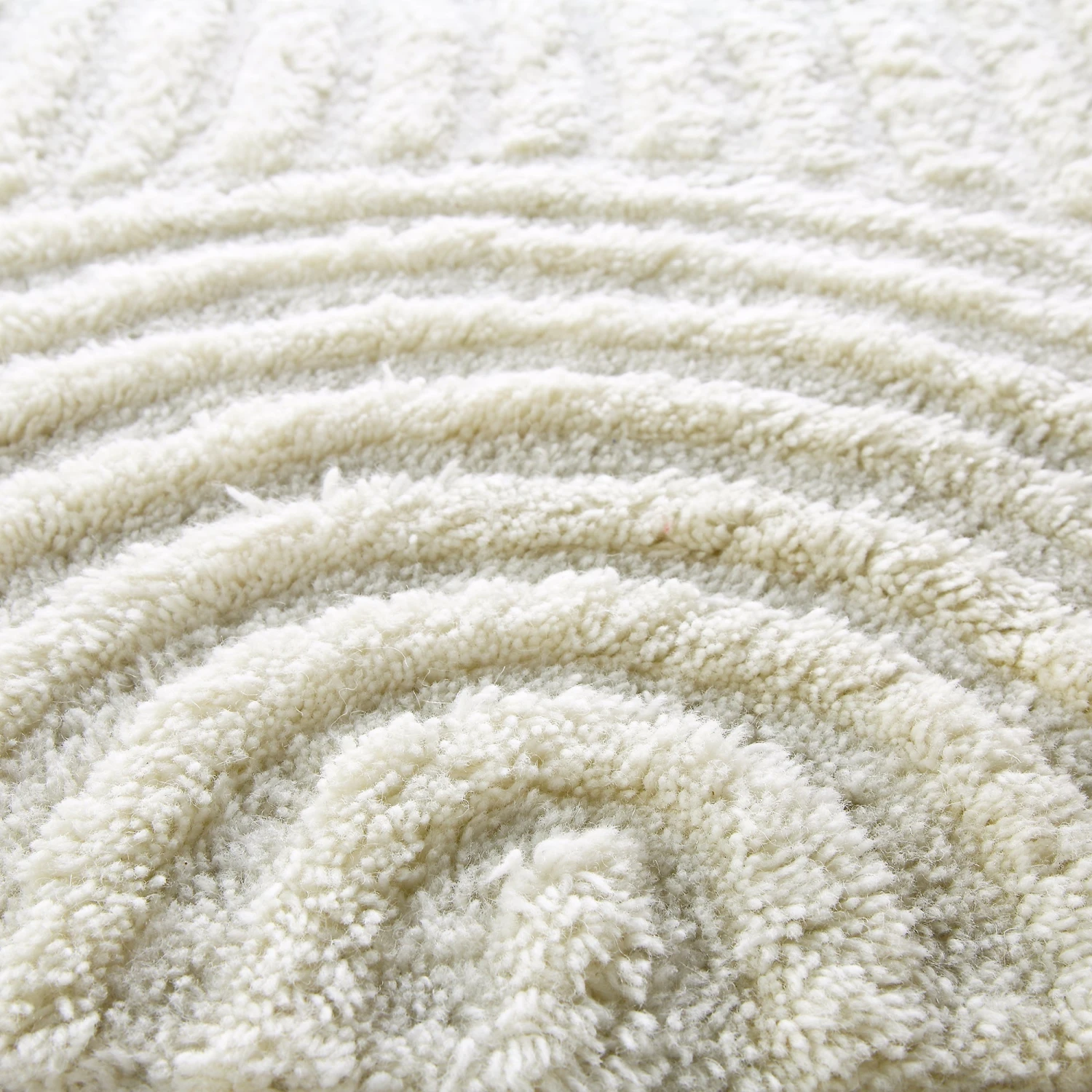 Geo Curve Cream Hand Tufted New Zealand Wool Round Rug 4 Geo Curve Cream Hand Tufted New Zealand Wool Round Rug - Image 4