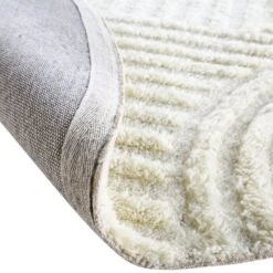Geo Curve Cream Hand Tufted New Zealand Wool Round Rug 11 Geo Curve Cream Hand Tufted New Zealand Wool Round Rug -Daals Store KI GEOCURVE RUG ROUND detail4