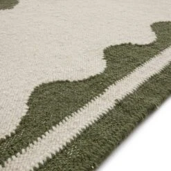Matilda Olive Green Scallop Border – Cream & Olive Handwoven Wool Runner Rug -Daals Store KI MATILDA RUG OLIVE RUNNER detail4