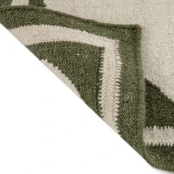 Matilda Olive Green Scallop Border – Cream & Olive Handwoven Wool Runner Rug -Daals Store KI MATILDA RUG OLIVE RUNNER detail5
