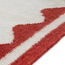 Matilda Scarlet Red Scallop Border – Cream Handwoven Wool Runner Rug -Daals Store KI MATILDA RUG SCARLET RUNNER detail4