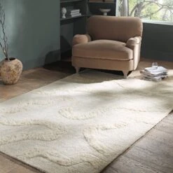 Mirage Cream Wave Hand-Tufted New Zealand Wool Rug – Abstract Textured High-Low Pile Rug