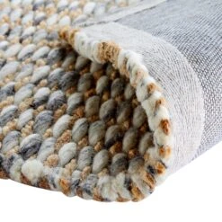 Kerala Variegated Wool & Jute Hand Braided Runner – Neutral Rustic Hallway Rug (300 x 66 cm) -Daals Store KI VARJUTE RUNNER detail4