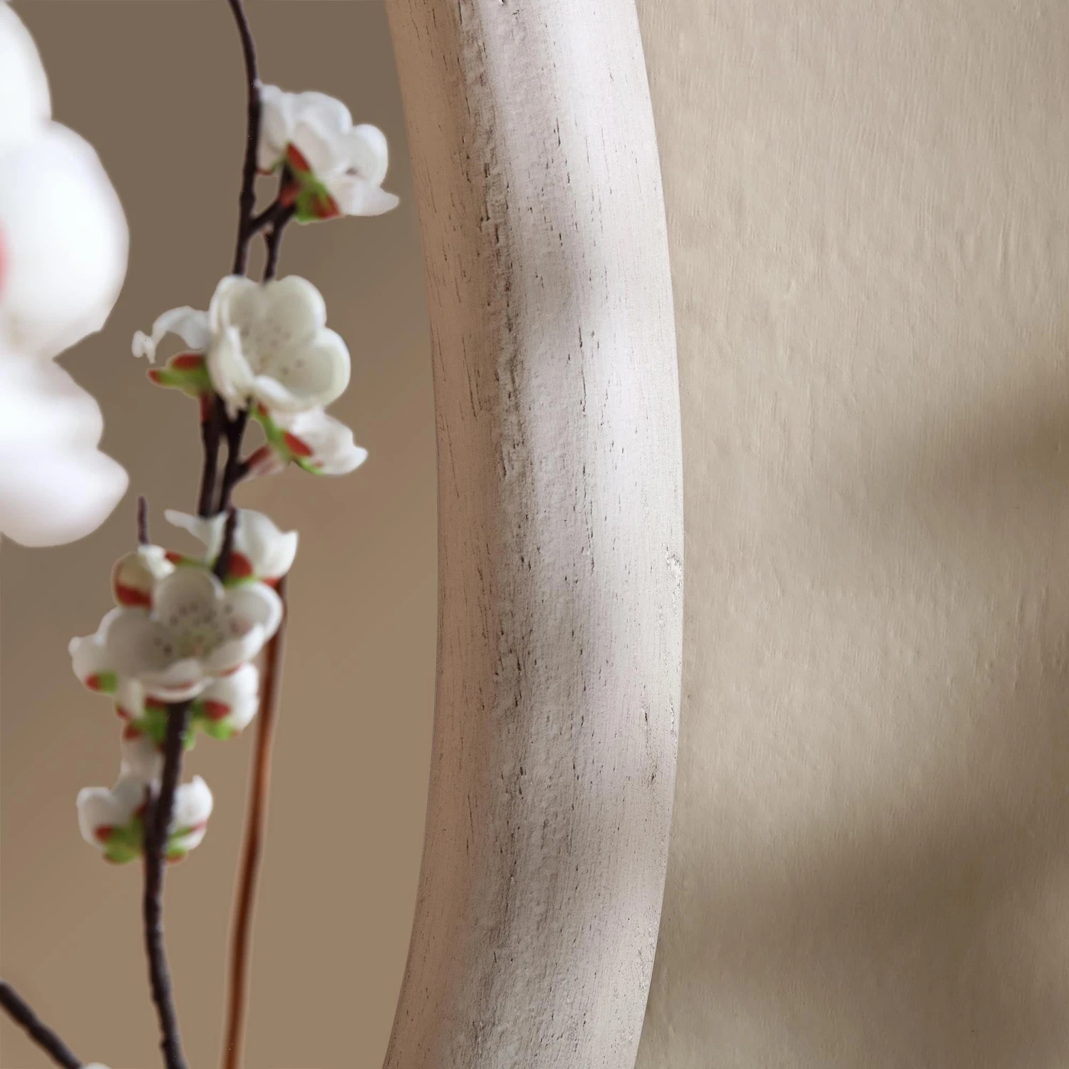 Edo Irregular Pebble Wall Mirror β 100 x 76 cm Washed White Solid Wood Organic Frame 4 Edo Irregular Pebble Wall Mirror β 100 x 76 cm Washed White Solid Wood Organic Frame - Image 4