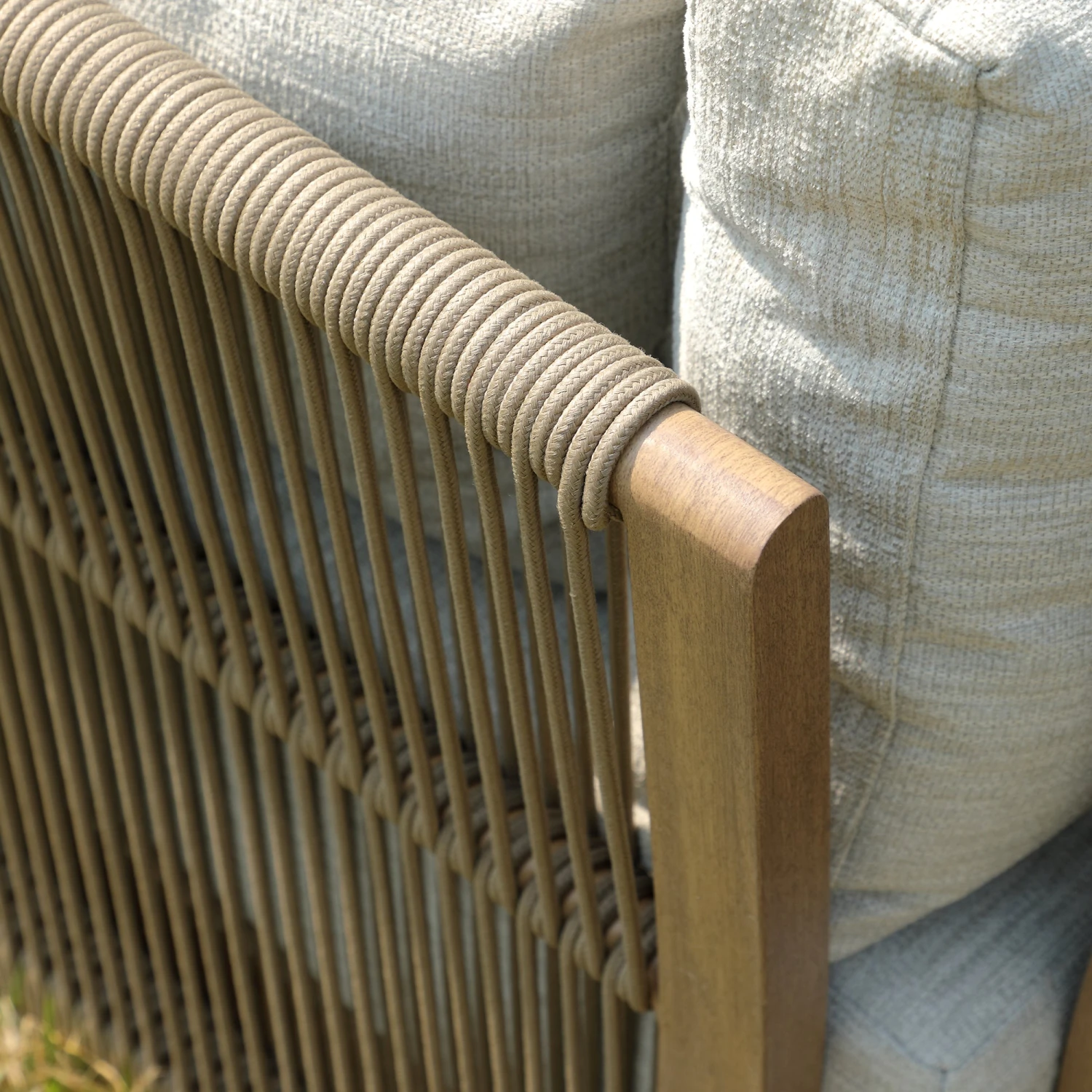 Pedra Rope And Aluminium Outdoor Bistro Set, Natural 7 Pedra Rope And Aluminium Outdoor Bistro Set, Natural - Image 7