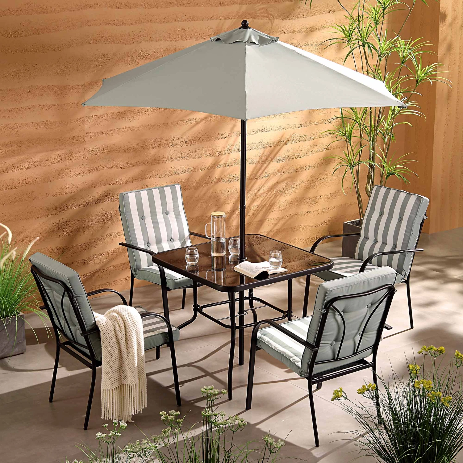 Champneys 4-Seater Steel And Fabric Outdoor Patio Dining Set With Parasol, Sage Green 3 Champneys 4-Seater Steel And Fabric Outdoor Patio Dining Set With Parasol, Sage Green - Image 3