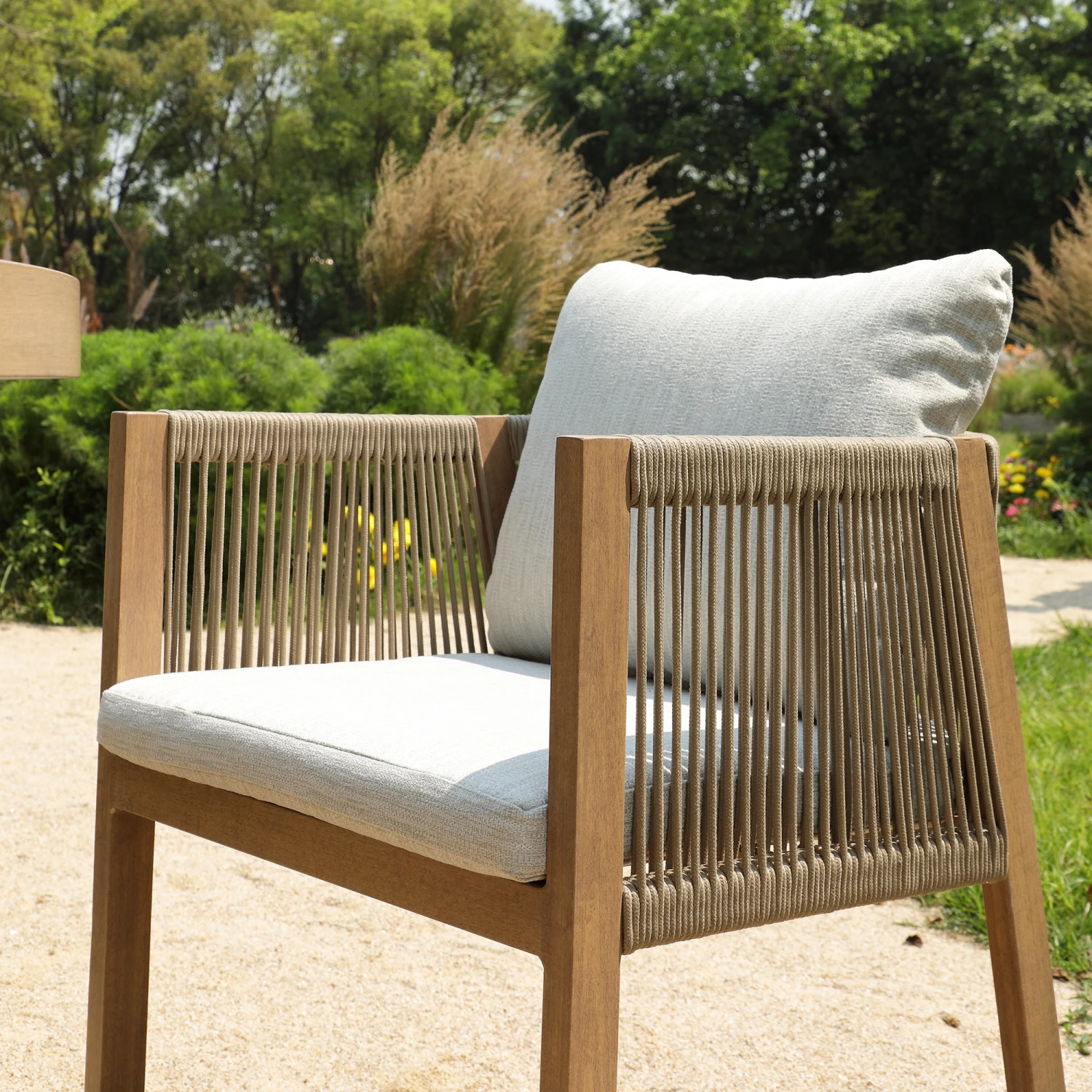 Pedra Rope And Aluminium Outdoor 4-Seater Round Dining Set, Natural 7 Pedra Rope And Aluminium Outdoor 4-Seater Round Dining Set, Natural - Image 7