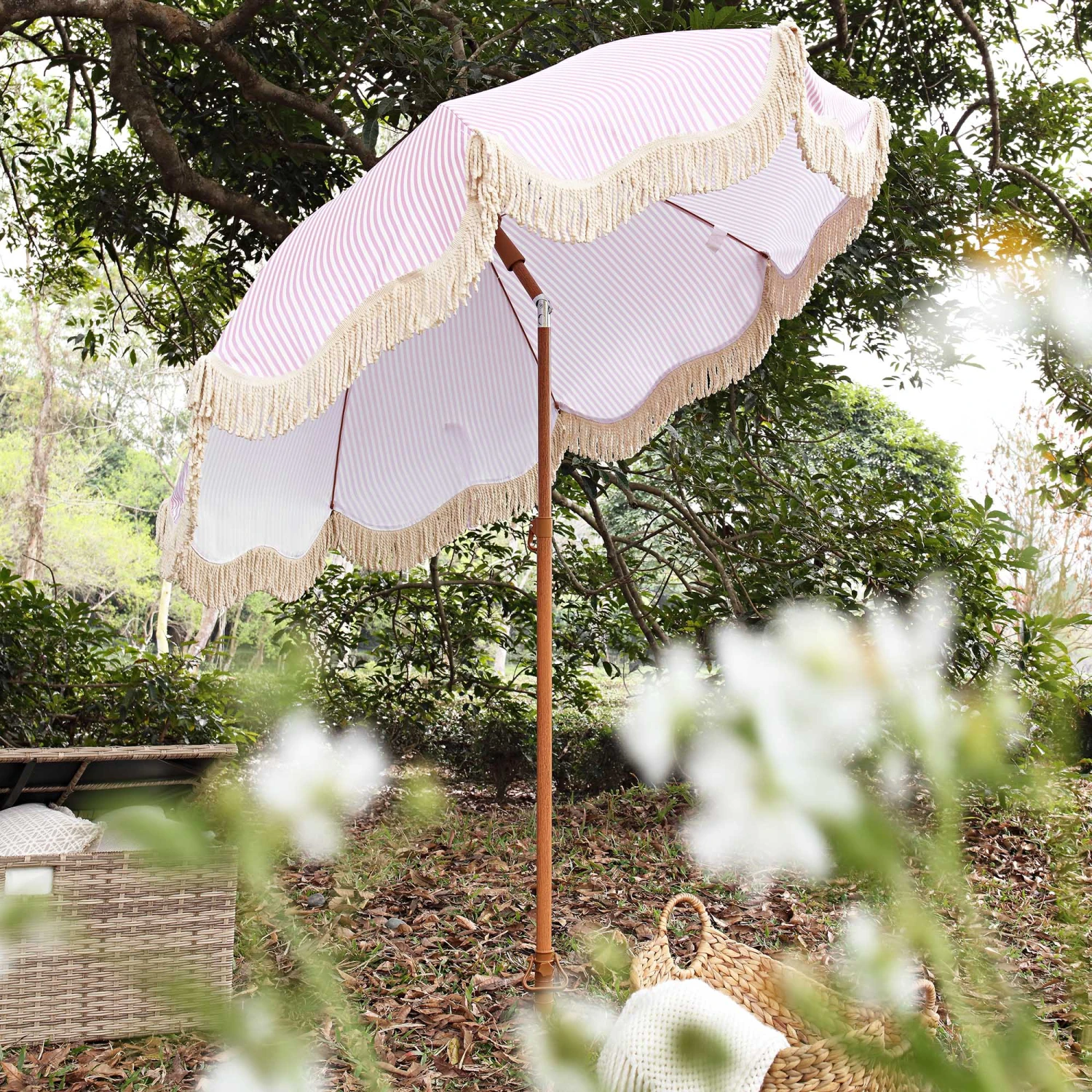 Gabriel Pink and White Striped Retro Fringed Garden Parasol β UPF50+ Tiltable Beach Umbrella 1 Gabriel Pink and White Striped Retro Fringed Garden Parasol β UPF50+ Tiltable Beach Umbrella