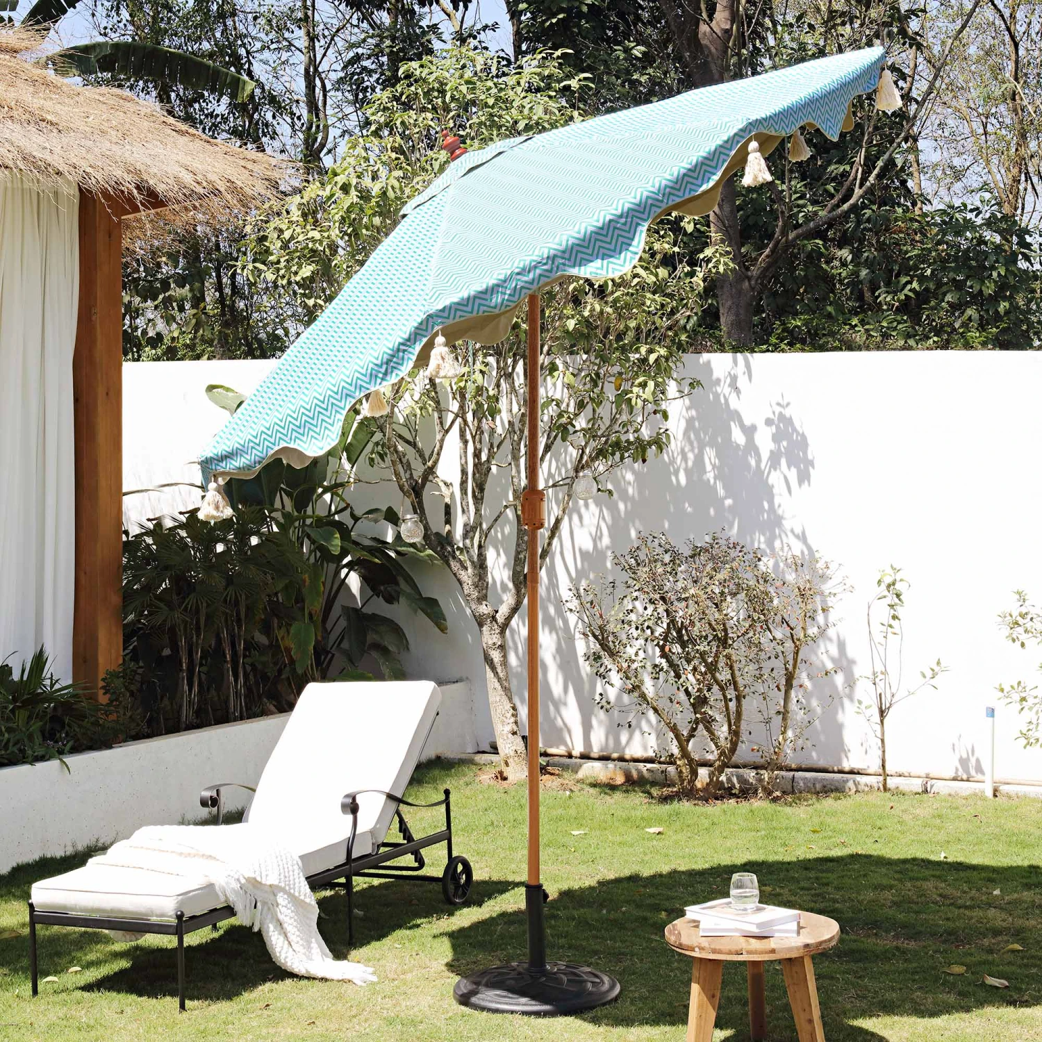 Green Chevron 2.6M Octagonal Tassel Parasol With Aluminium Tilt 3 Green Chevron 2.6M Octagonal Tassel Parasol With Aluminium Tilt - Image 3