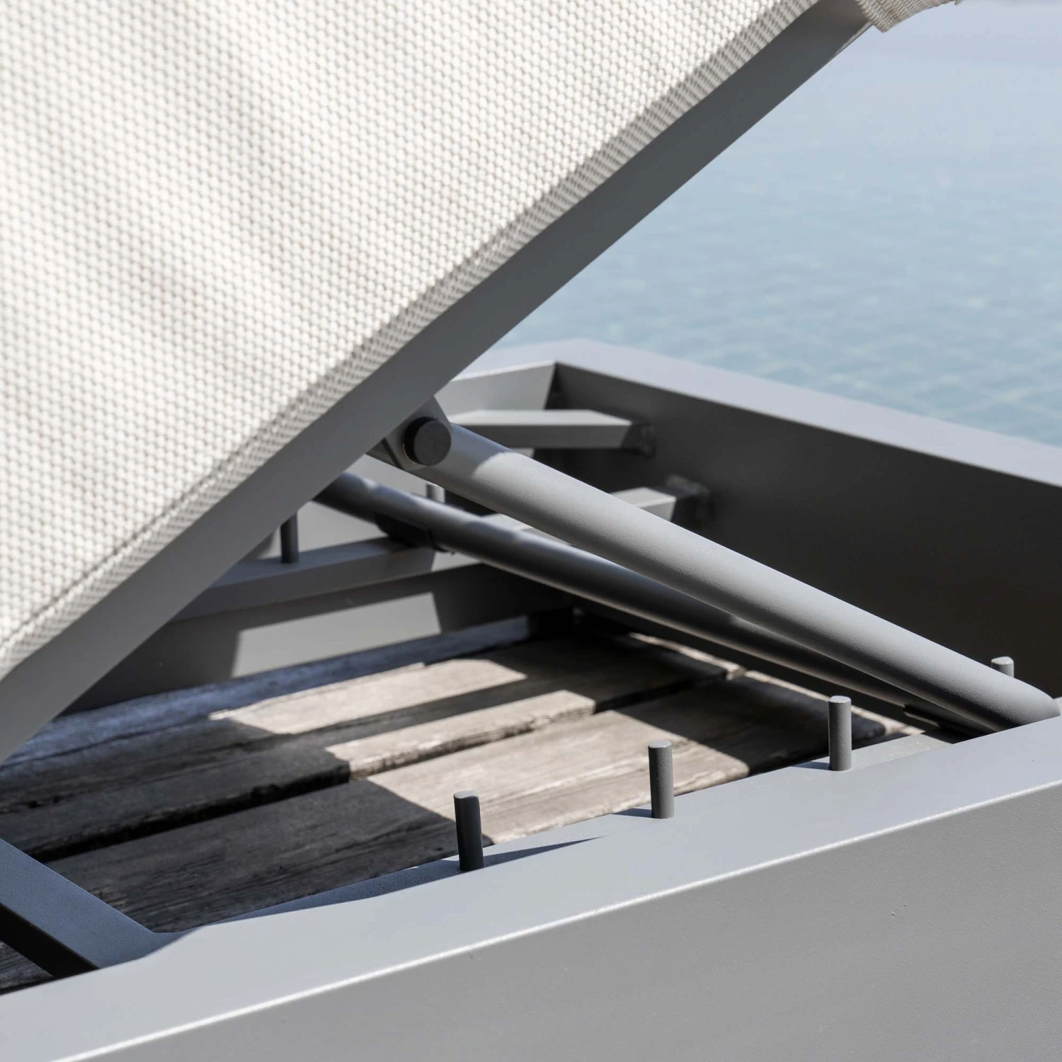 Pedra Rope And Aluminium Outdoor Sun Lounger And Side Table Set, Grey 4 Pedra Rope And Aluminium Outdoor Sun Lounger And Side Table Set, Grey - Image 4