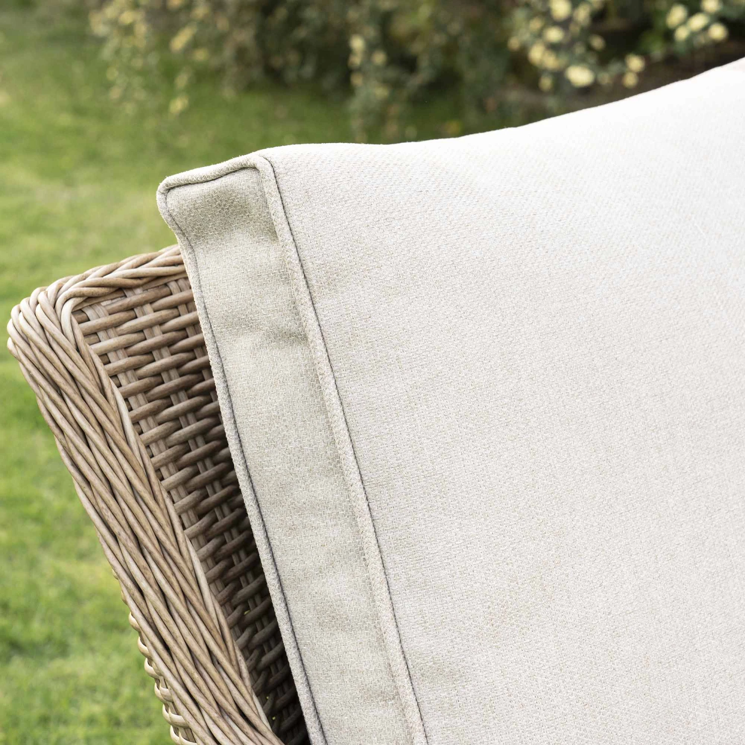 Hampshire Natural Round Wicker Rattan 7-Seater Sofa Set β Height-Adjustable Rising Table & Beige Cushions 5 Hampshire Natural Round Wicker Rattan 7-Seater Sofa Set β Height-Adjustable Rising Table & Beige Cushions - Image 5