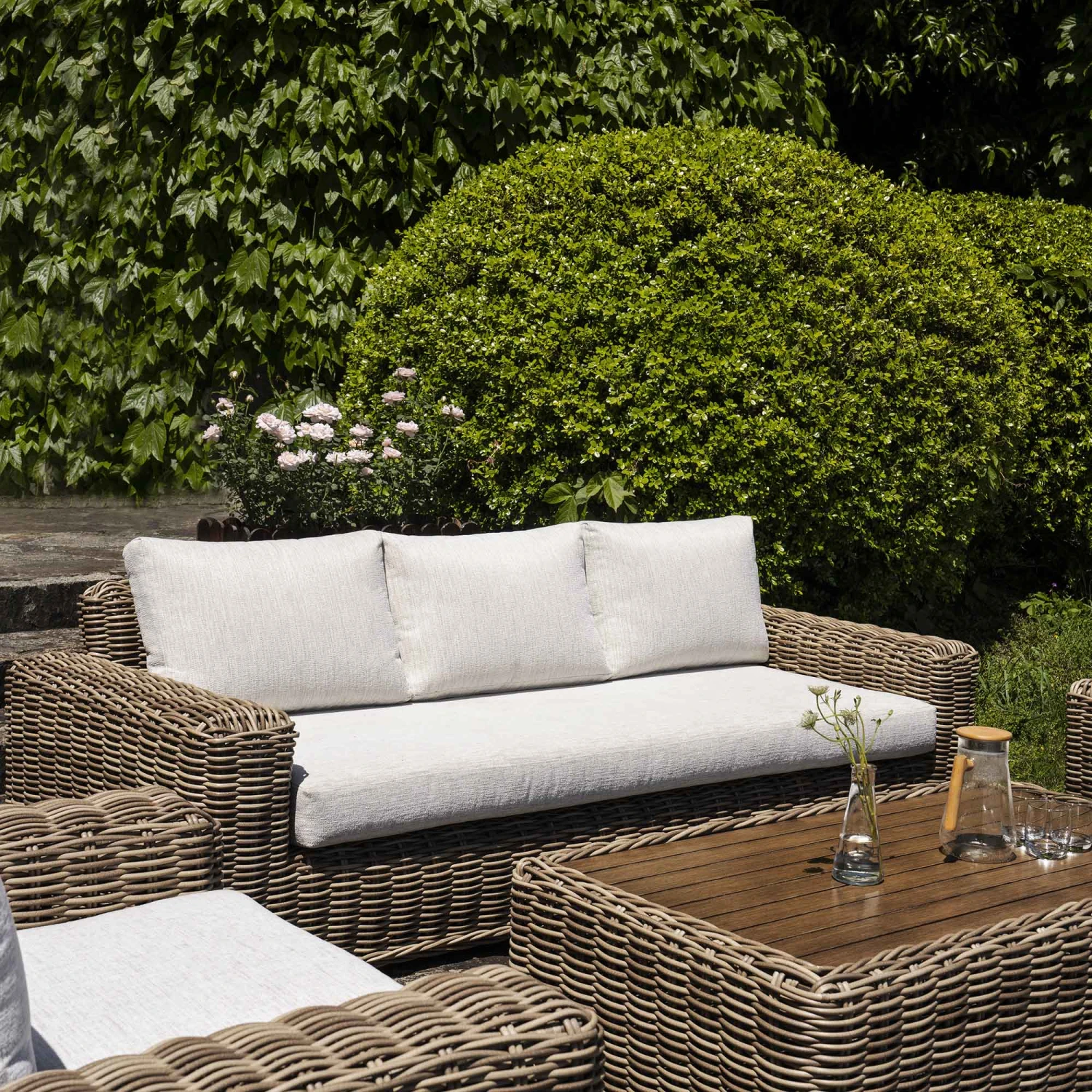 Bellagio Round Wicker Sofa Set With Coffee Table, Natural 5 Bellagio Round Wicker Sofa Set With Coffee Table, Natural - Image 5