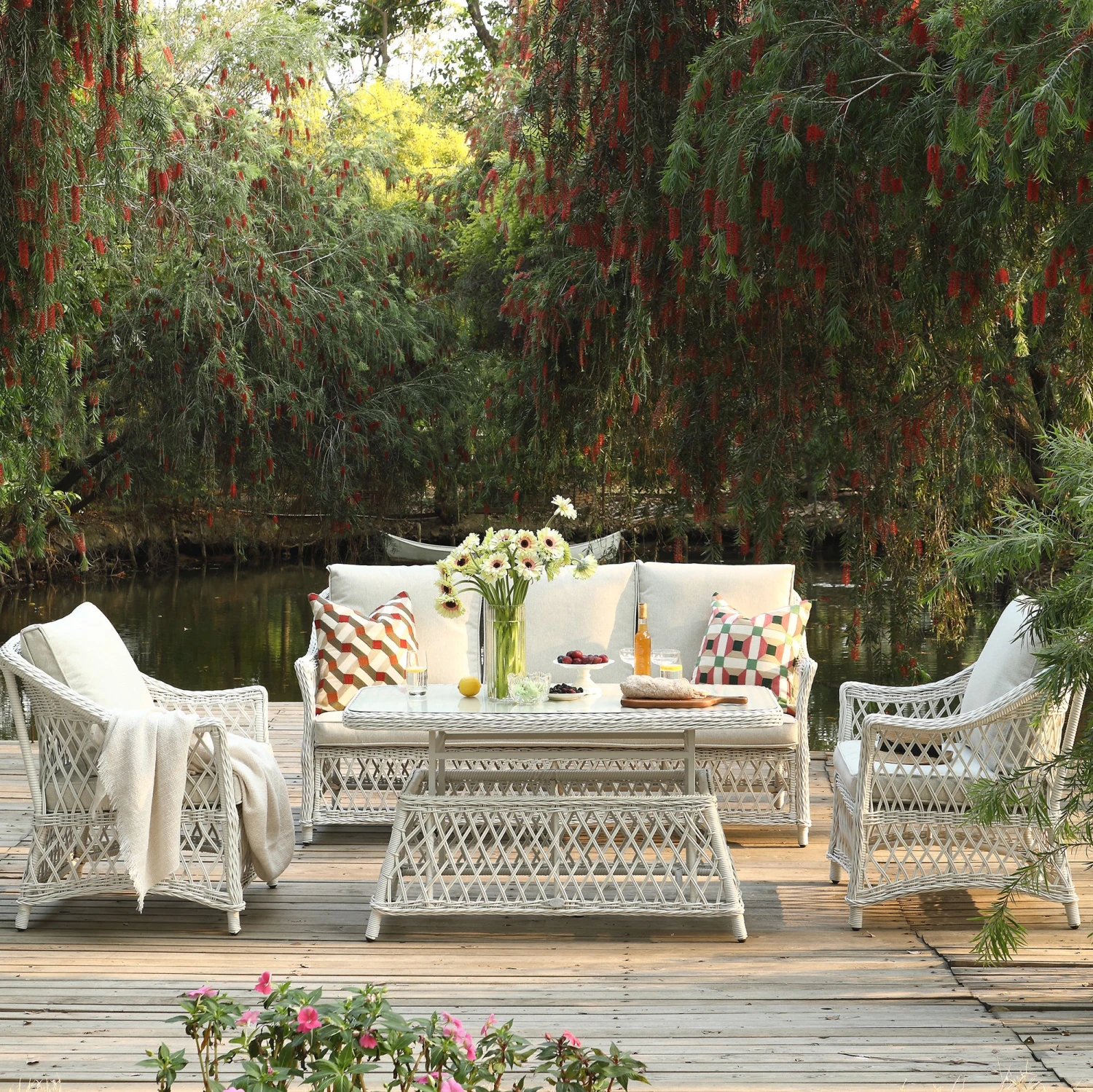 Willowbrook Lattice Weave Rattan 5-Seater Sofa Set With Rising Table, White 3 Willowbrook Lattice Weave Rattan 5-Seater Sofa Set With Rising Table, White - Image 3