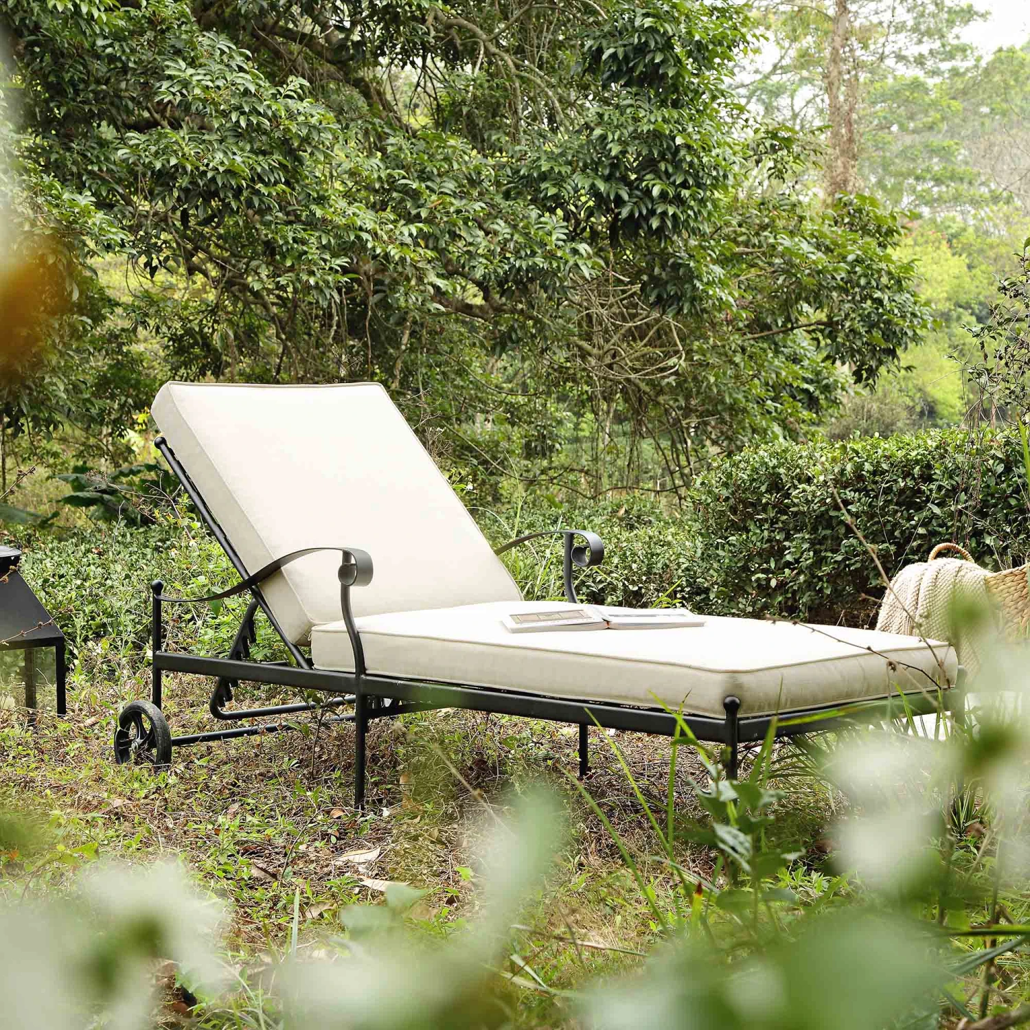 Haymes Antique Scrolled Metal Sun Lounger with Wheels β Beige Cushioned Garden Recliner 2 Haymes Antique Scrolled Metal Sun Lounger with Wheels β Beige Cushioned Garden Recliner - Image 2