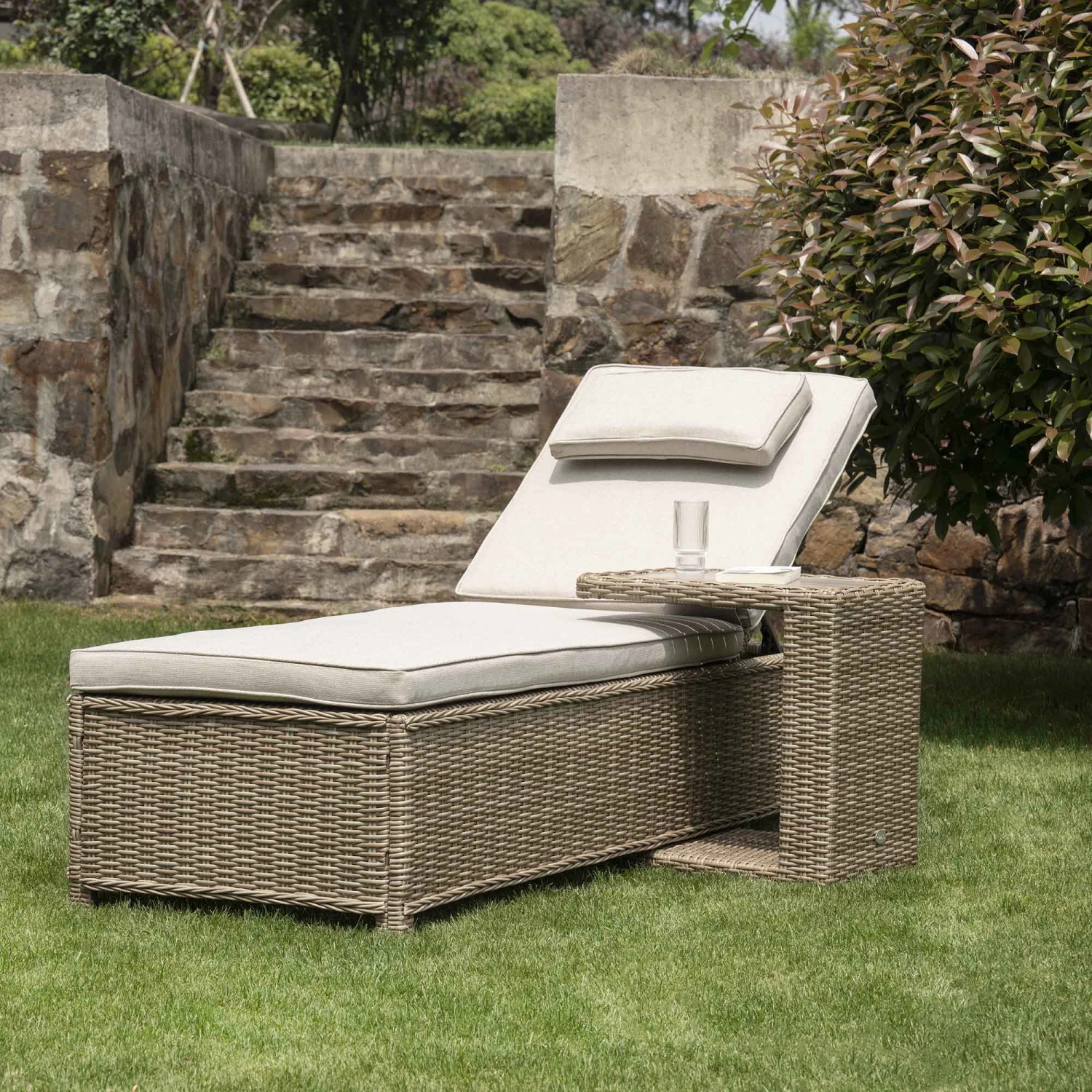 Hampshire Natural Round Wicker Rattan Sun Lounger with Grey Cushion - 5-Position Reclining Garden Daybed 2 Hampshire Natural Round Wicker Rattan Sun Lounger with Grey Cushion - 5-Position Reclining Garden Daybed - Image 2