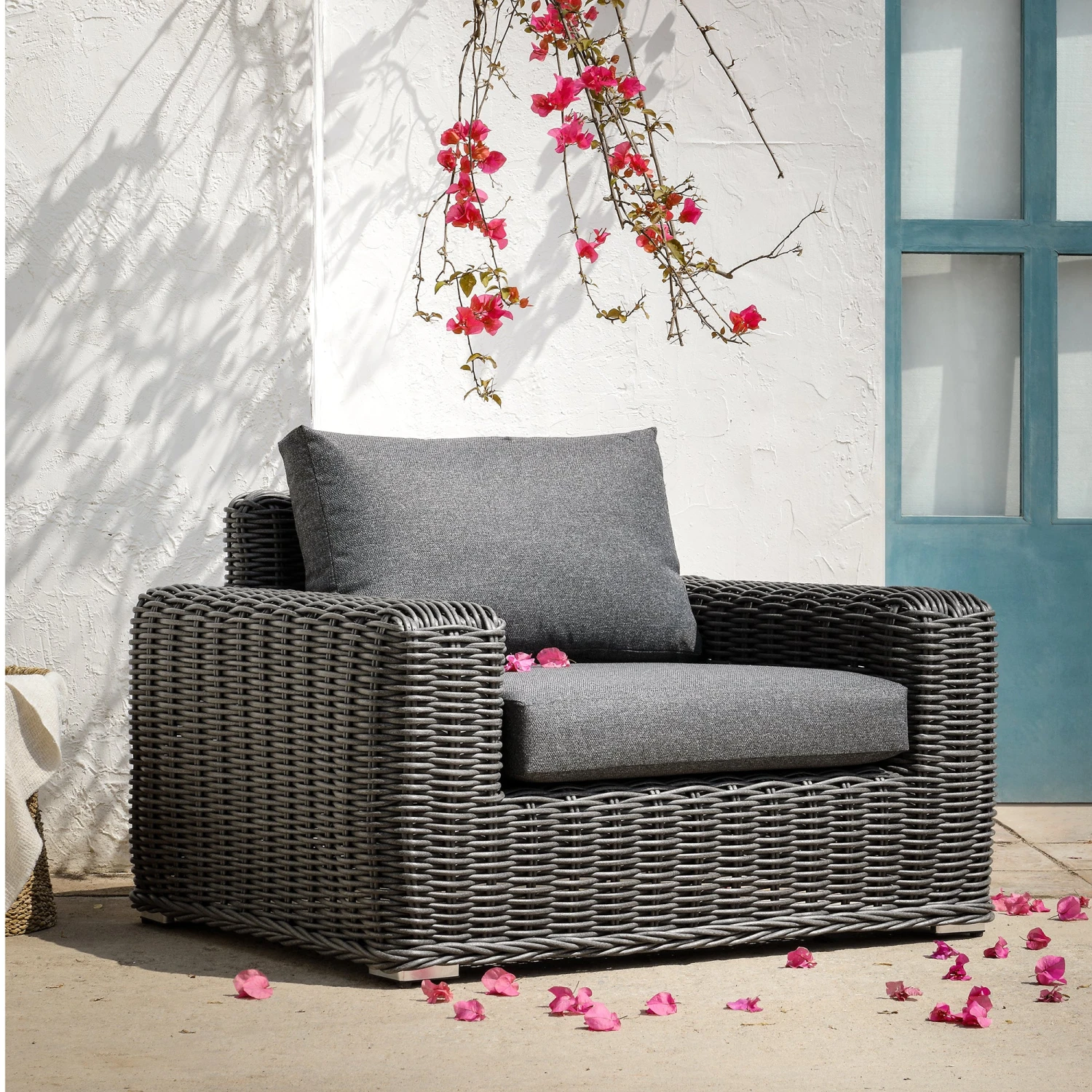 Bellagio Round Wicker Outdoor 1-Seater Sofa, Dark Grey 2 Bellagio Round Wicker Outdoor 1-Seater Sofa, Dark Grey - Image 2