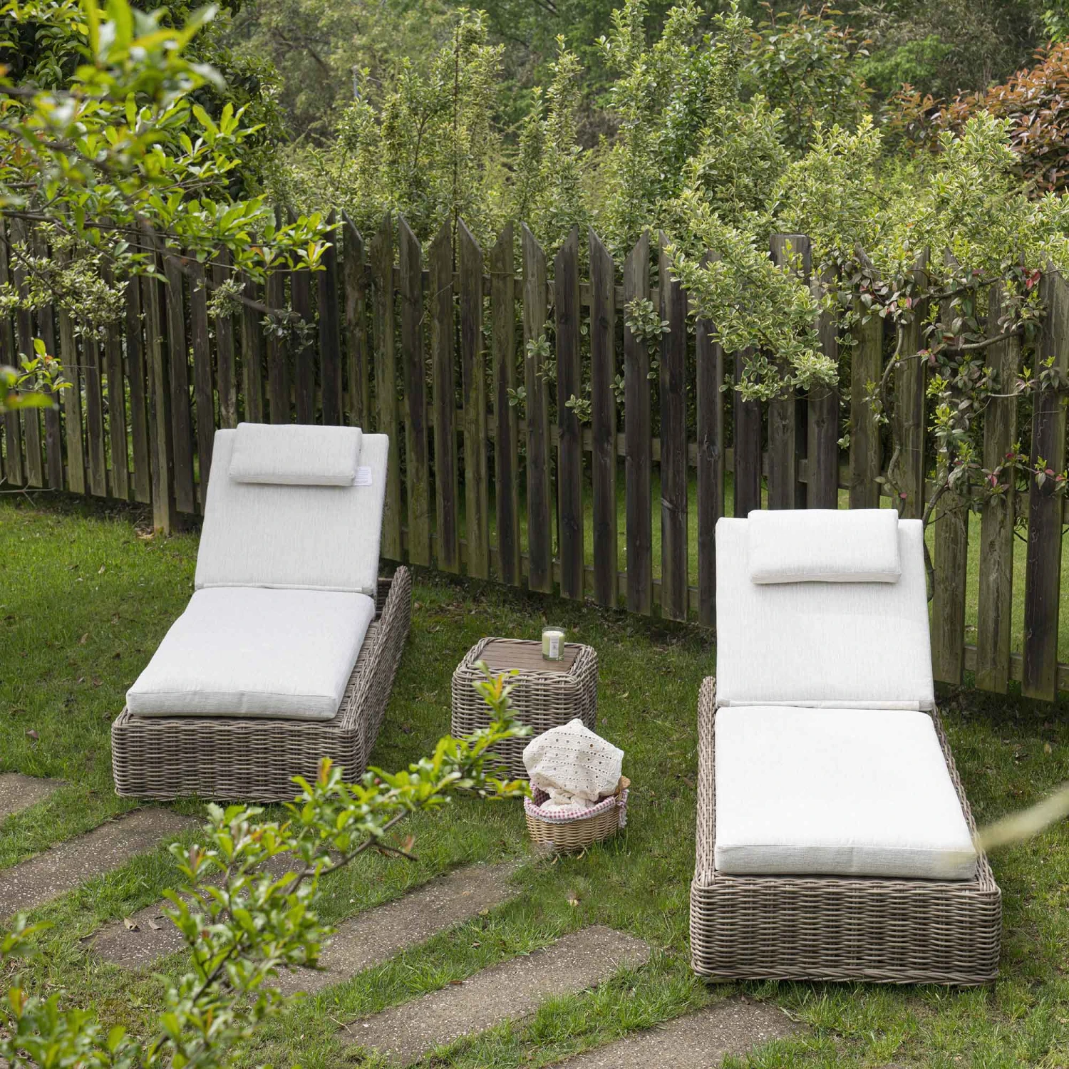 Bellagio Round Wicker Sun Lounger With Headrest, Natural 2 Bellagio Round Wicker Sun Lounger With Headrest, Natural - Image 2