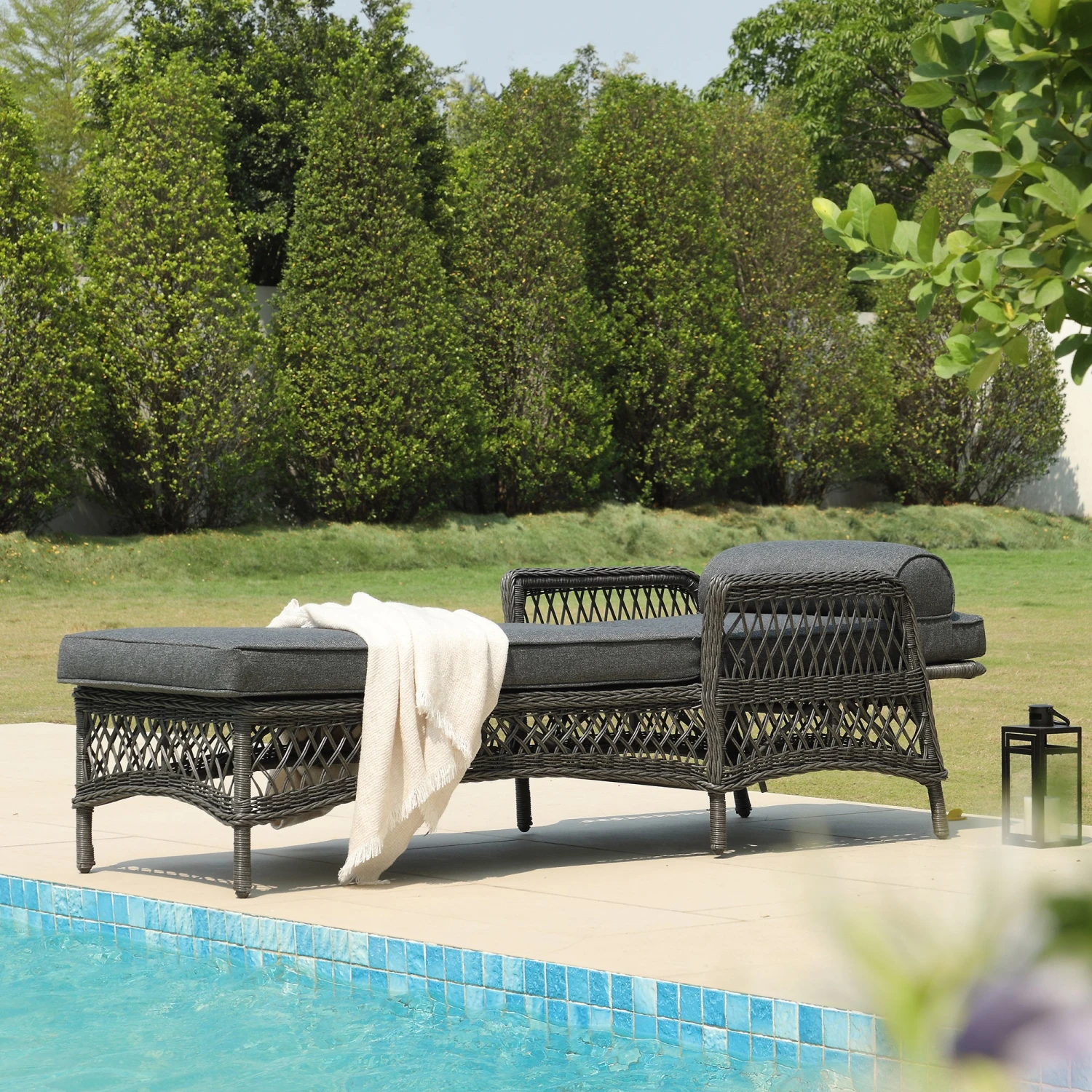 Willowbrook Dark Grey Lattice Weave Rattan Sun Lounger β Adjustable Reclining Outdoor Daybed 3 Willowbrook Dark Grey Lattice Weave Rattan Sun Lounger β Adjustable Reclining Outdoor Daybed - Image 3