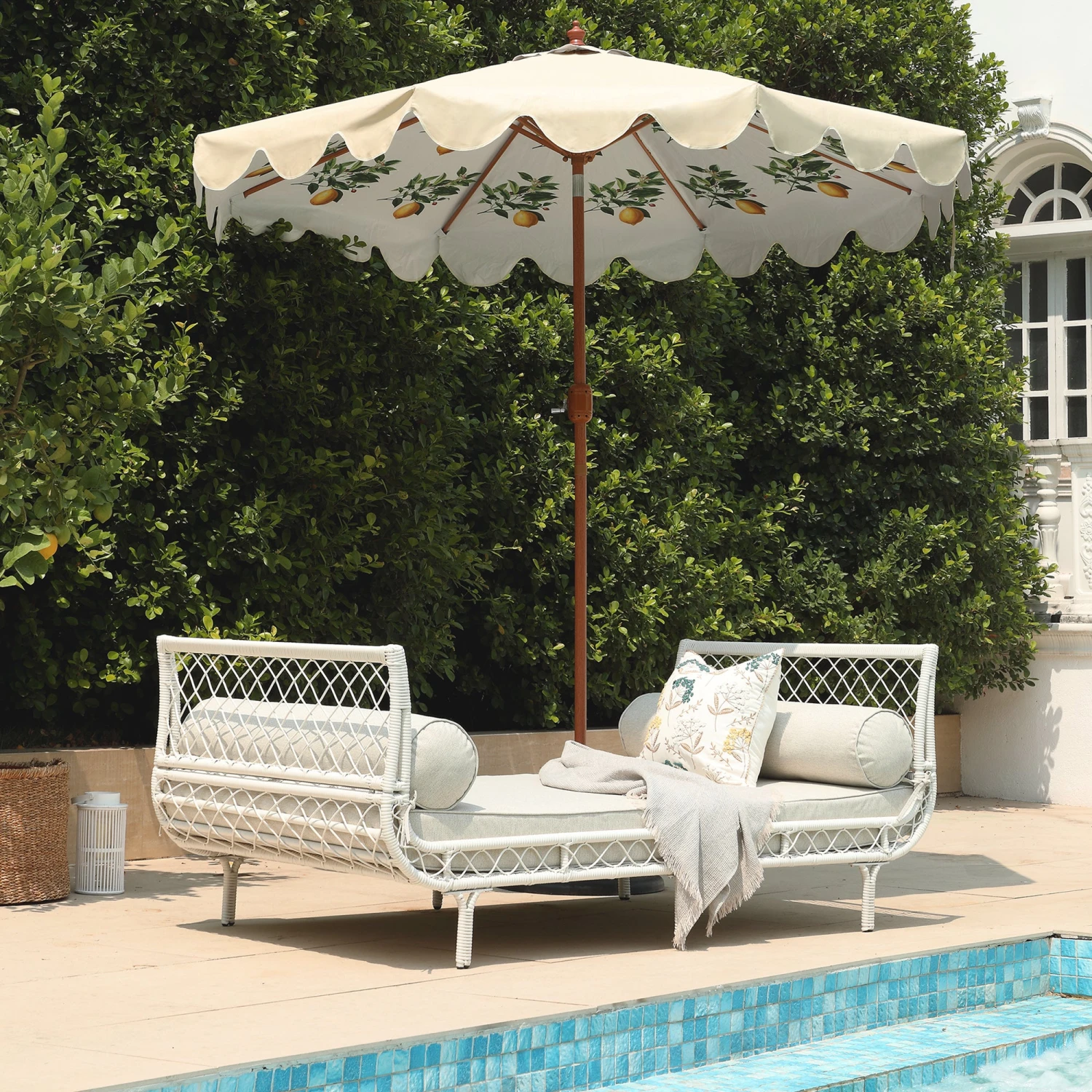 Willowbrook White Lattice Weave Rattan Daybed β Luxury All-Weather Outdoor & Indoor Sunbed 1 Willowbrook White Lattice Weave Rattan Daybed β Luxury All-Weather Outdoor & Indoor Sunbed