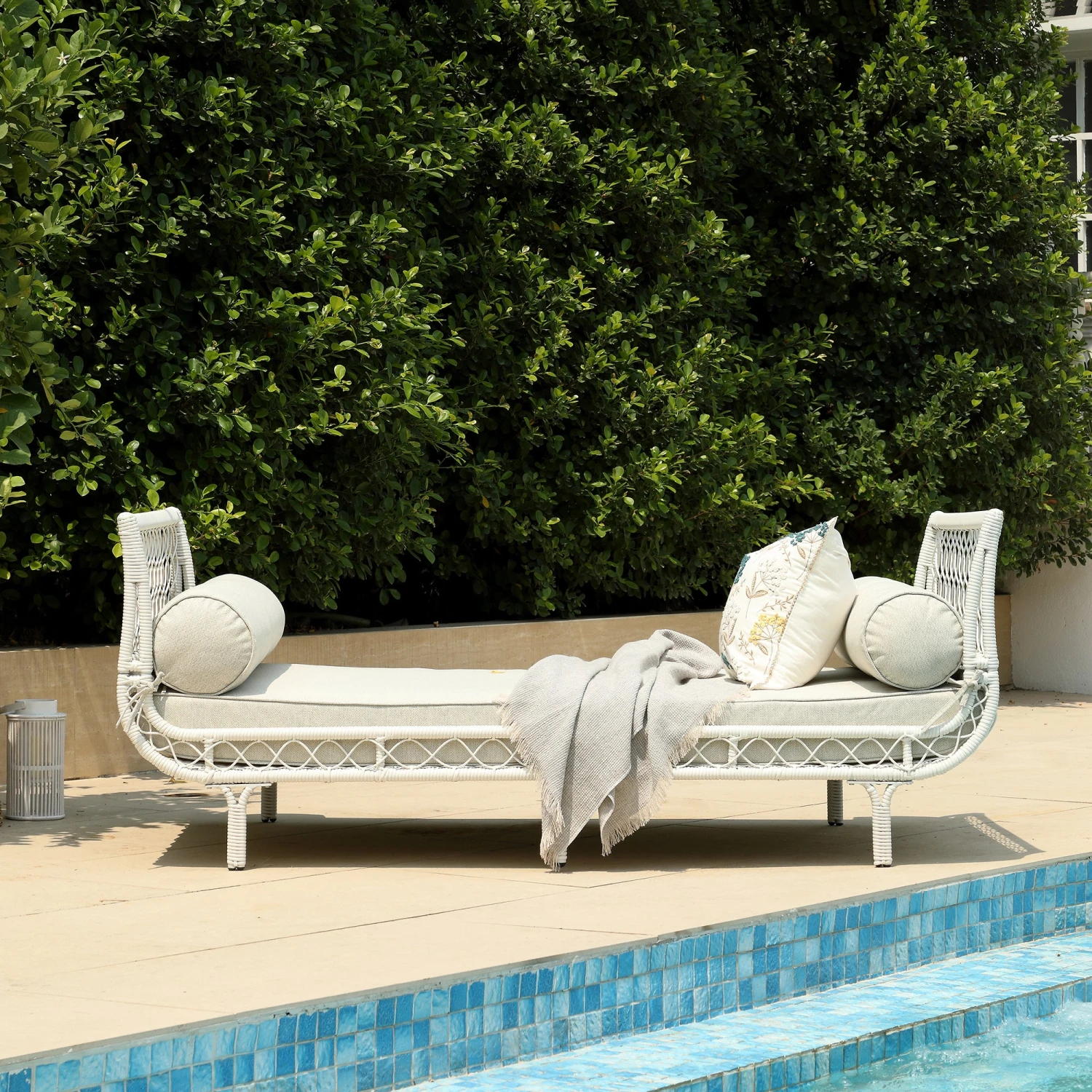Willowbrook White Lattice Weave Rattan Daybed β Luxury All-Weather Outdoor & Indoor Sunbed 4 Willowbrook White Lattice Weave Rattan Daybed β Luxury All-Weather Outdoor & Indoor Sunbed - Image 4