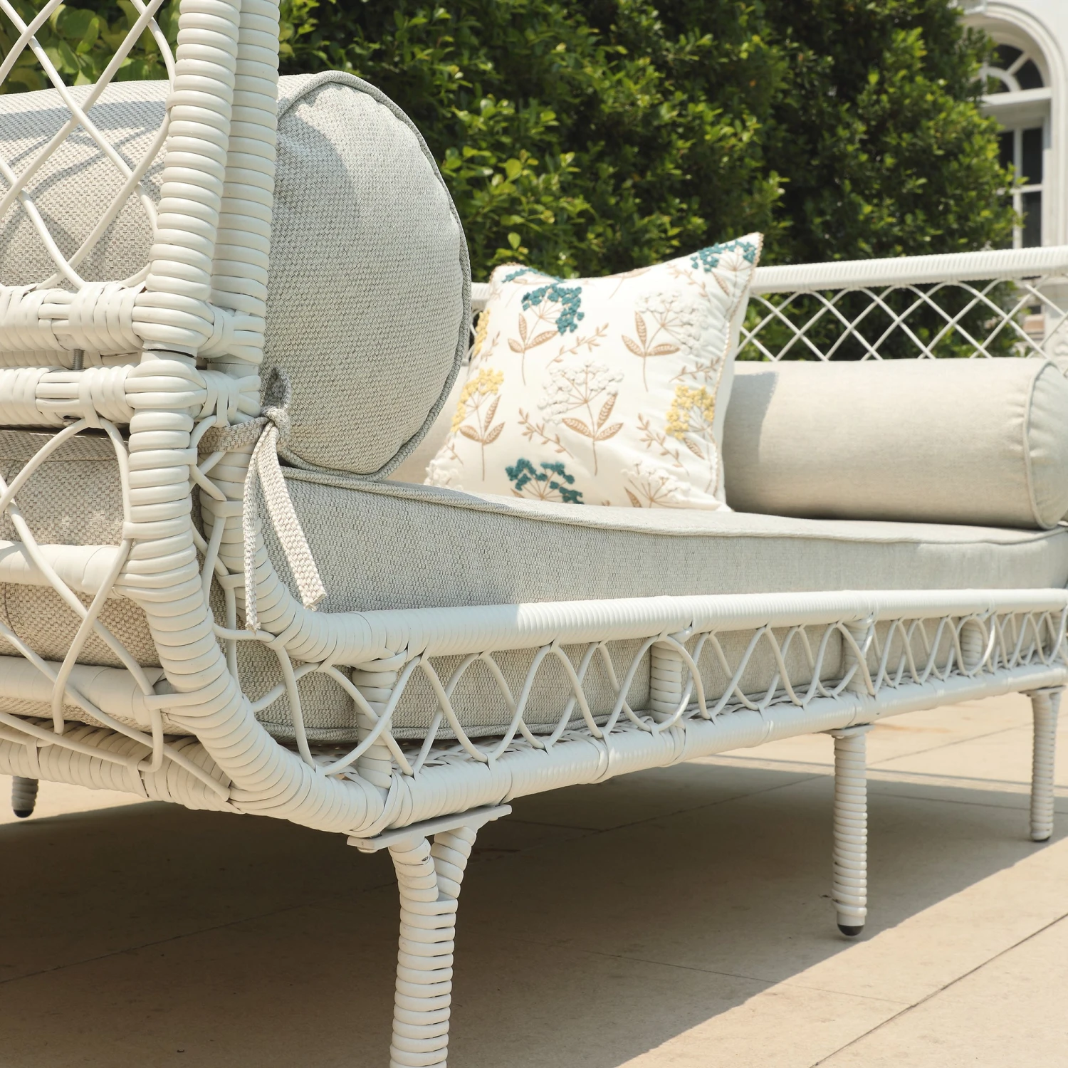 Willowbrook White Lattice Weave Rattan Daybed β Luxury All-Weather Outdoor & Indoor Sunbed 7 Willowbrook White Lattice Weave Rattan Daybed β Luxury All-Weather Outdoor & Indoor Sunbed - Image 7