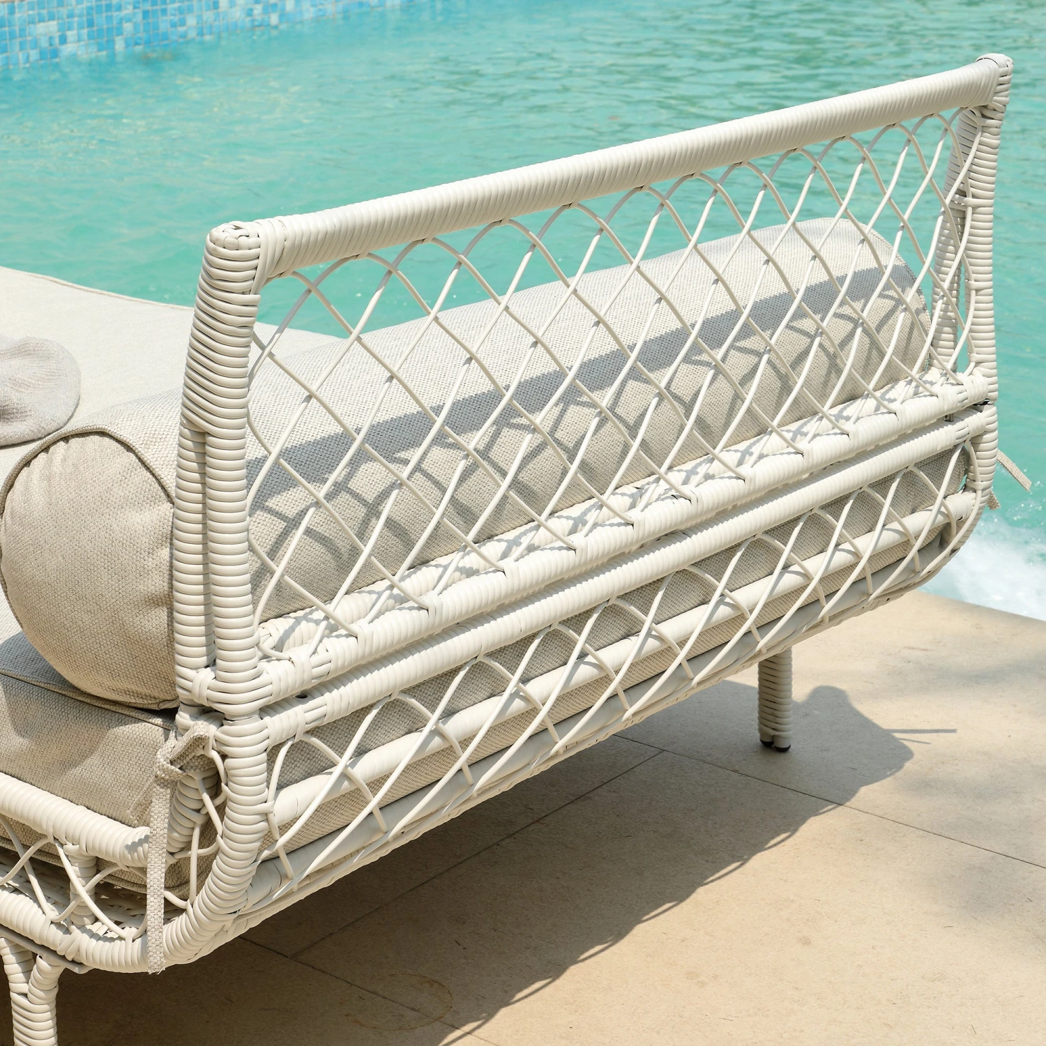 Willowbrook White Lattice Weave Rattan Daybed β Luxury All-Weather Outdoor & Indoor Sunbed 8 Willowbrook White Lattice Weave Rattan Daybed β Luxury All-Weather Outdoor & Indoor Sunbed - Image 8
