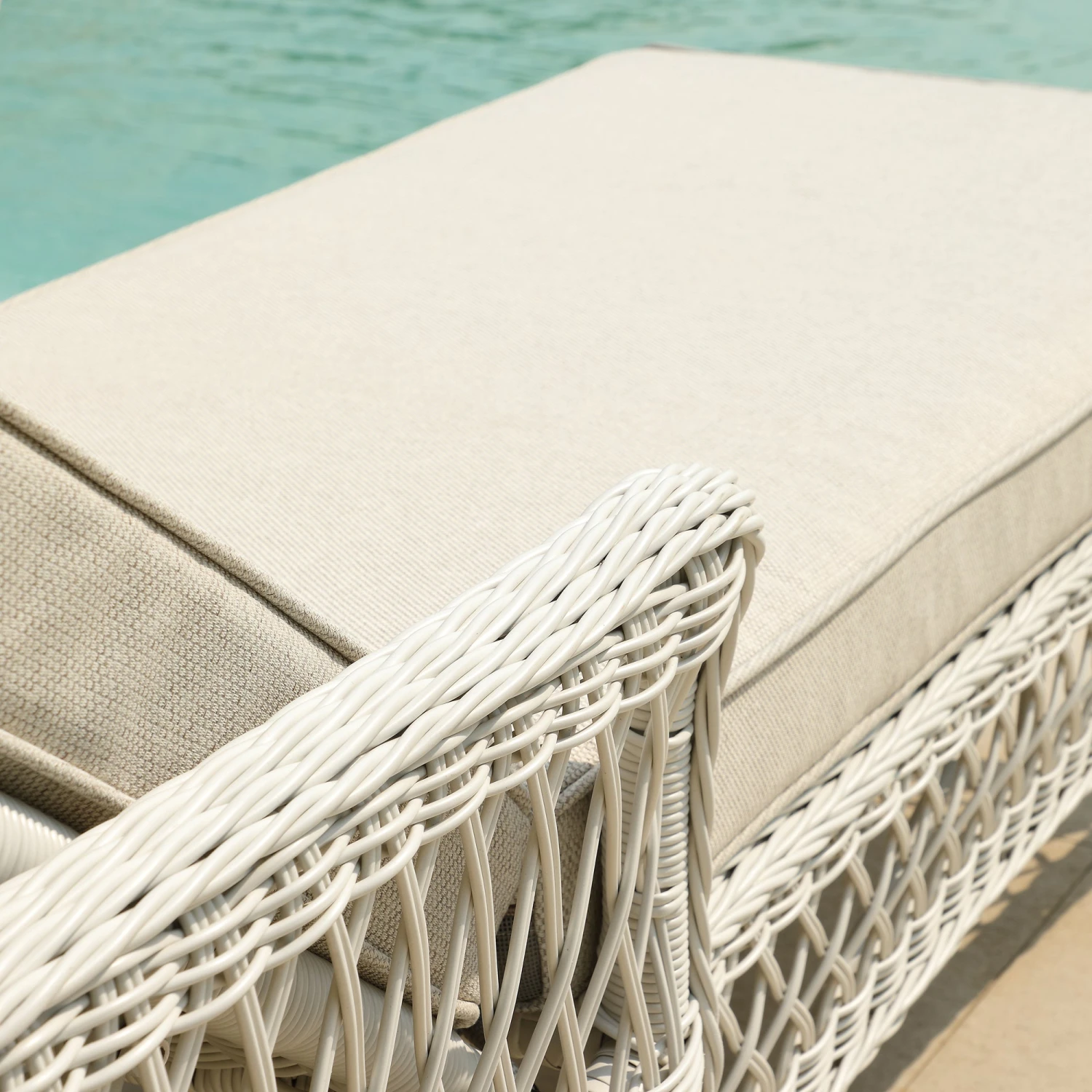Willowbrook Lattice Weave Rattan Sun Lounger, White 7 Willowbrook Lattice Weave Rattan Sun Lounger, White - Image 7