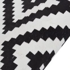 Illusion Monochrome Geometric Printed Rug 140x200cm – Black & White Microfibre Area Rug -Daals Store RG BO13 L detail1