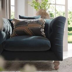 Ashby Chesterfield Armchair, Aegean Blue Velvet 20 Ashby Chesterfield Armchair, Aegean Blue Velvet -Daals Store SCSF 055 AEGEAN VEL 1ST scene3